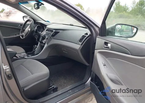 2013 Hyundai Sonata Gls z USA, uszkodzony, nr VIN 5NPEB4AC6DH677045